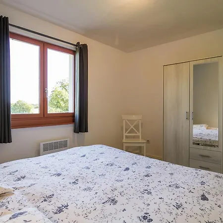 빌라 Luxurious In France With Private Pool Limeyrat